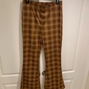 Wild Fable Plaid bell bottom Pants. Elastic waist in size Medium Polyester.